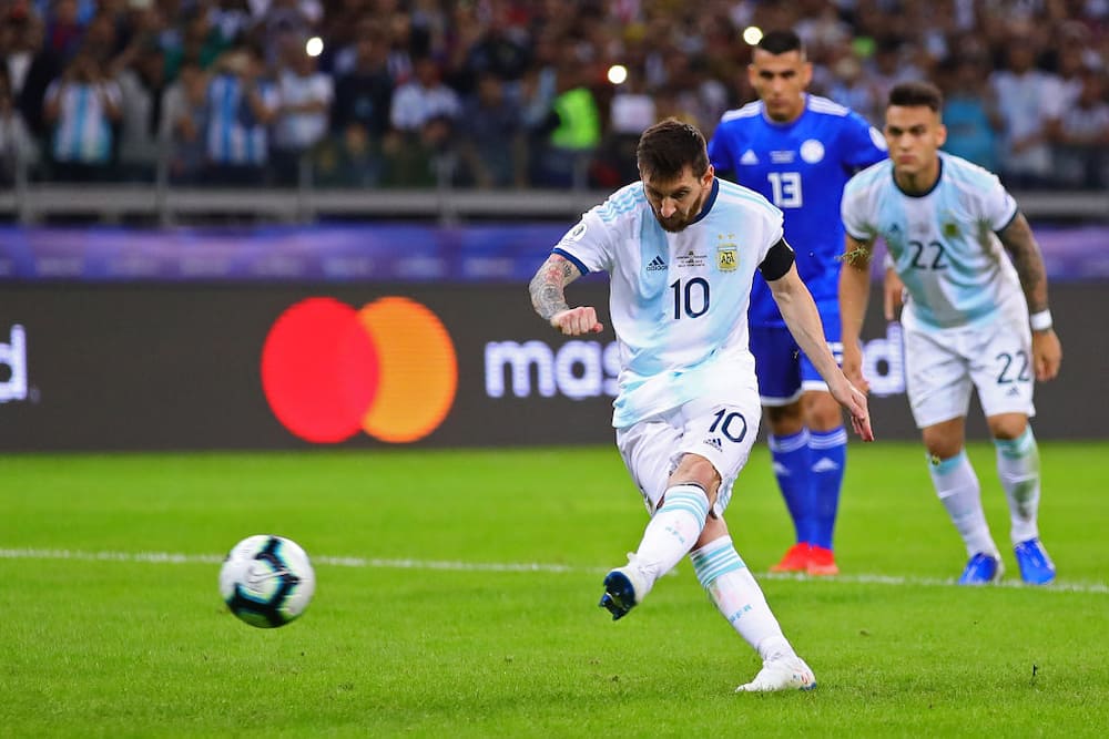 Brasil defender Thago Silva accuses Messi of always influencing referee decisions