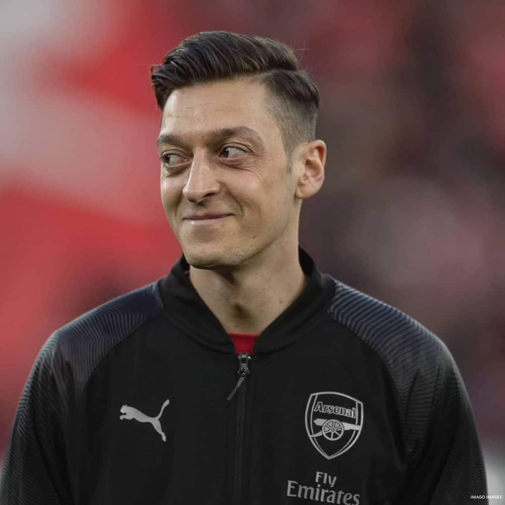 Mesut Ozil: Fenerbahce reportedly want loan signing of Arsenal star