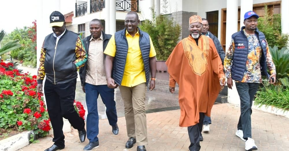 William Ruto (third left) with Uhuru's cousin Kung'u Muigai (second right) and other Kenya Kwanza Alliance leaders.