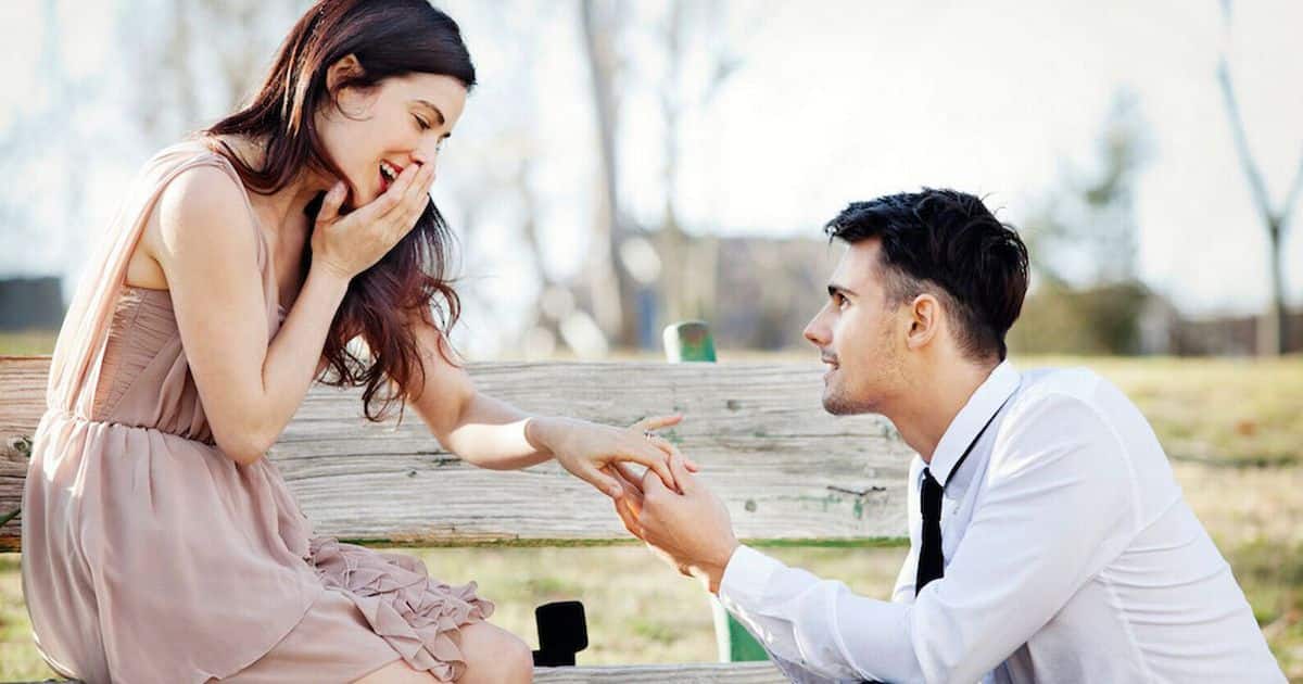WeddingSutra.com on Instagram: “And she said 'YES'! Share your proposal  photos like this on… | Wedding photoshoot poses, Romantic photoshoot, Pre  wedding photoshoot