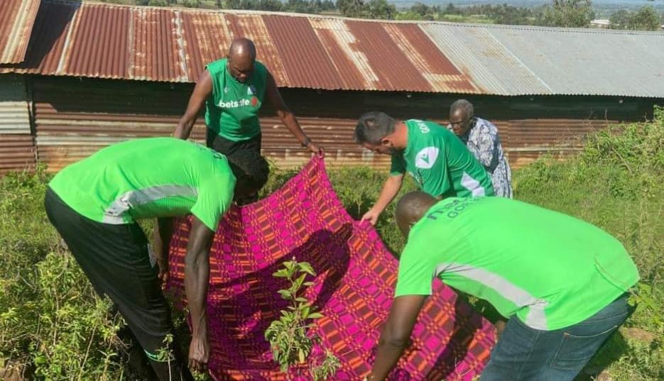 Gor Mahia resort to visiting grave of late legend in last-ditch bid to end winless run