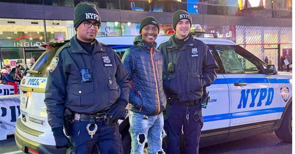 Samidoh with cops in the US.