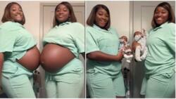 Gorgeous Twin Sisters Who Became Pregnant at Same Time Give Birth, Video Goes Viral