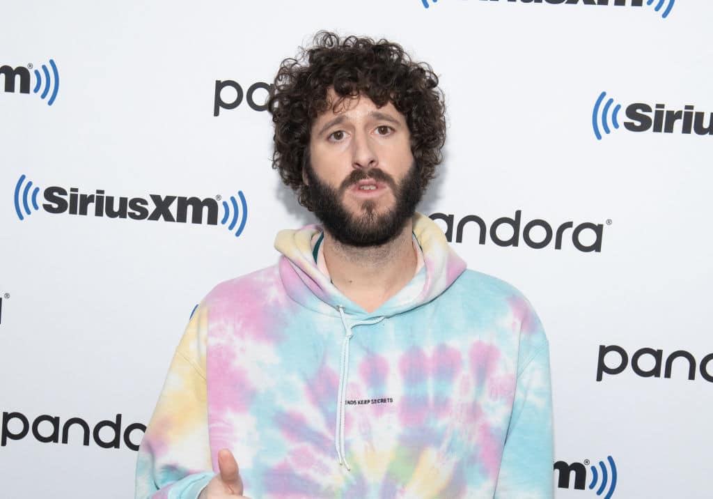 Who Is Lil Dicky S Girlfriend Here S Everything We Know Ke