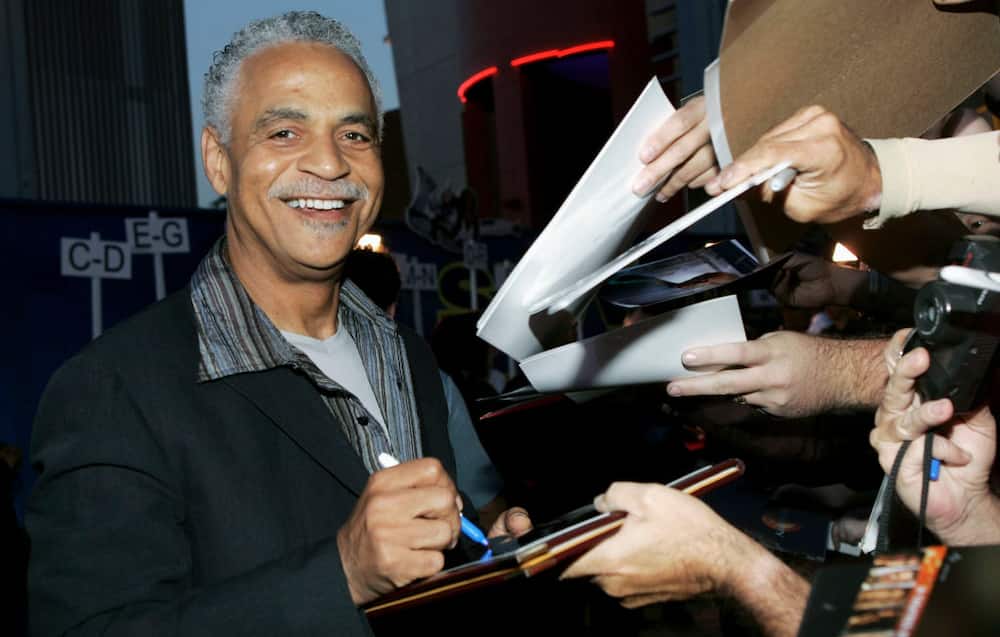 Actor Ron Glass signs autographs at the Universal Pictures' Premiere of "Serenity"
