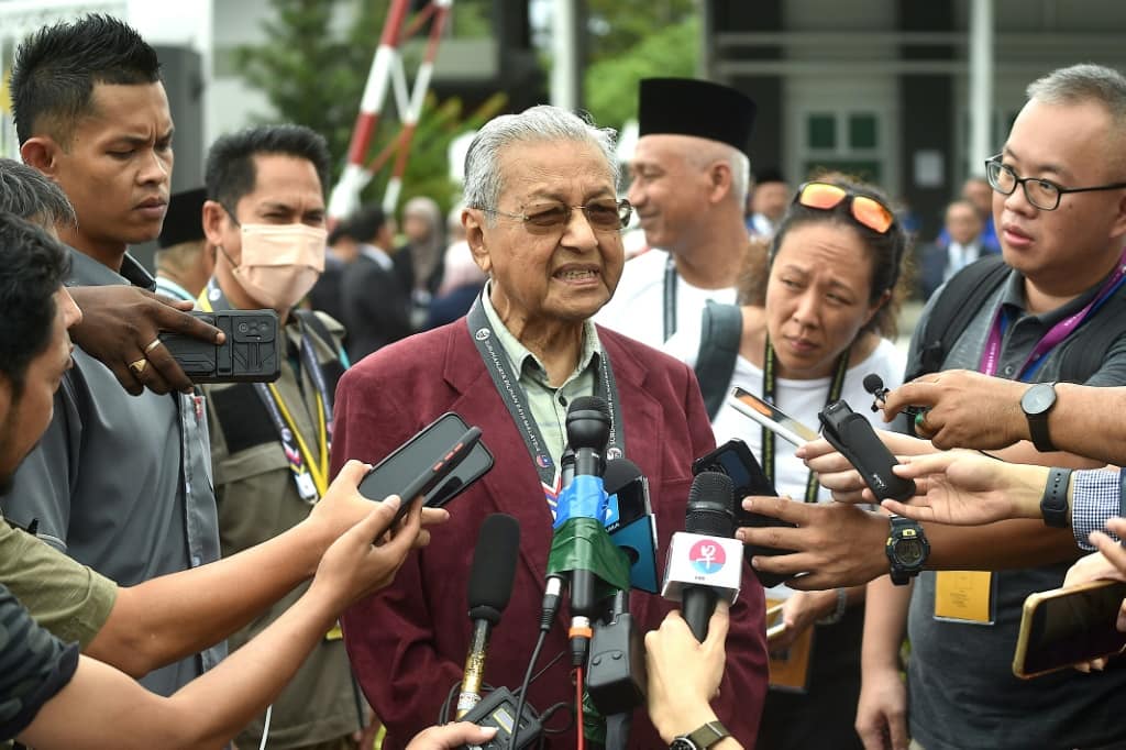 Malaysia's Nearly Century-old Mahathir Seeks Re-election - Tuko.co.ke