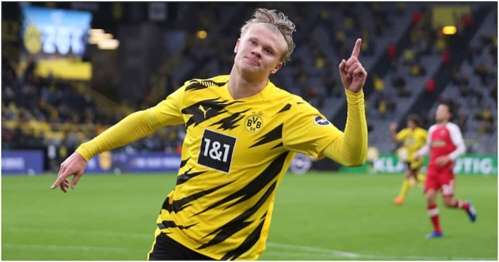 Solskjaer admits he keeps in touch with Dortmund striker linked with Man United move