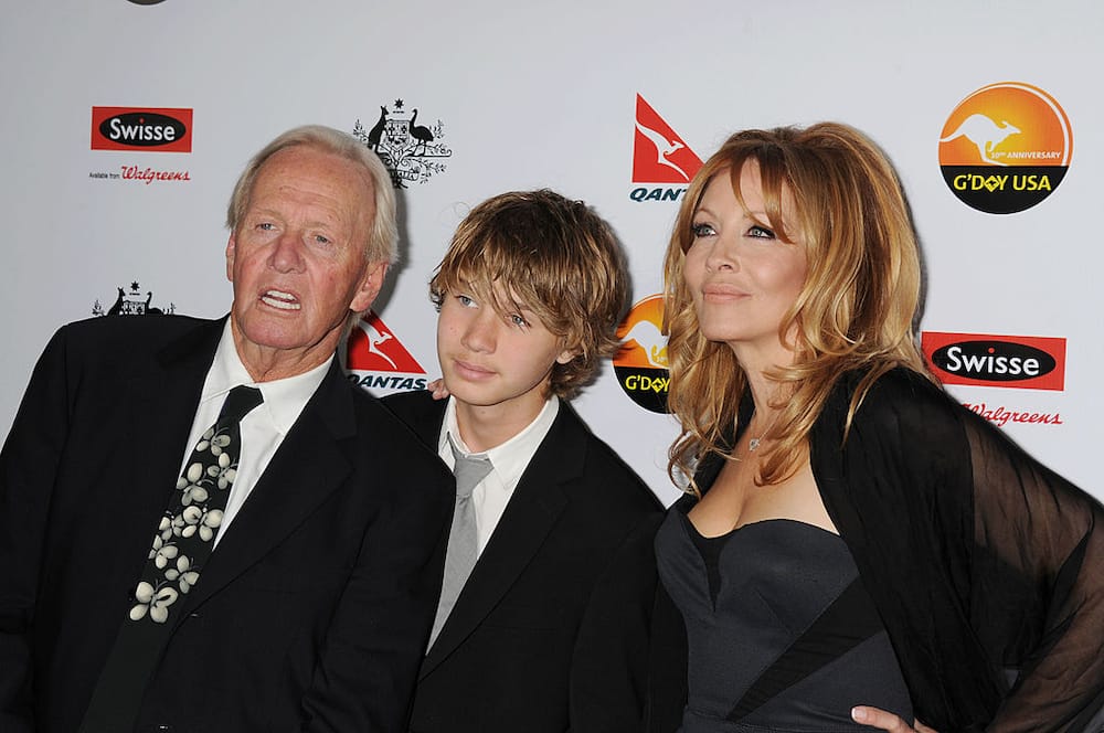 Linda Kozlowski: Paul Hogan relationship, new husband, latest updates ...