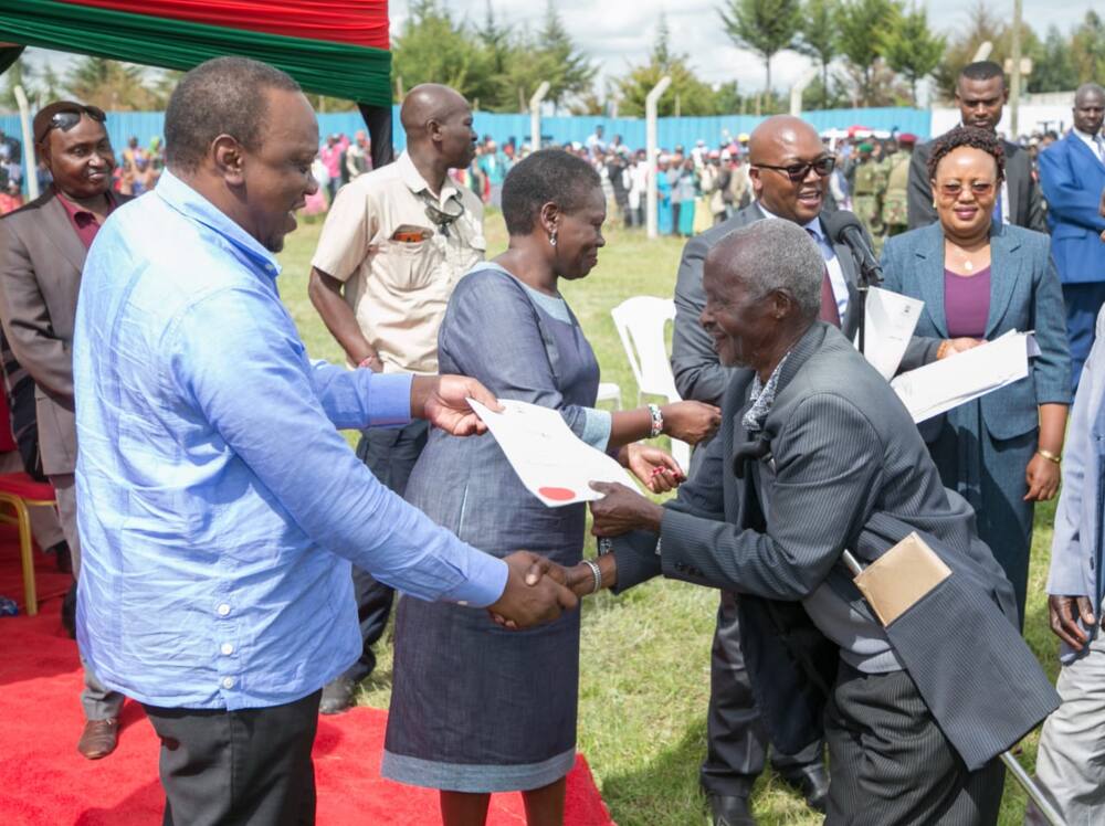 Uhuru to give 30K title deeds to Korogocho, Tassia residents after 45 years wait