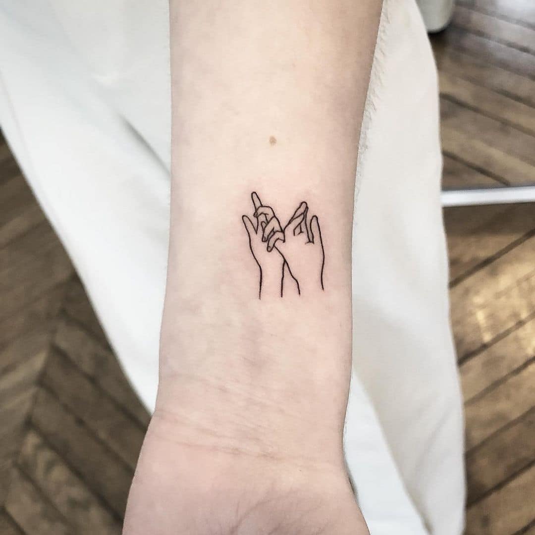 30 Cool Small Wrist Tattoo Ideas For Women - Styleoholic