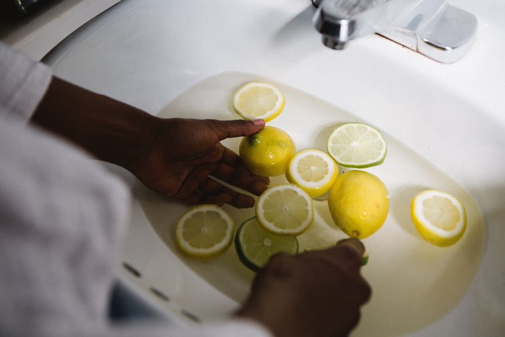 Does lemon juice cause grey hair?