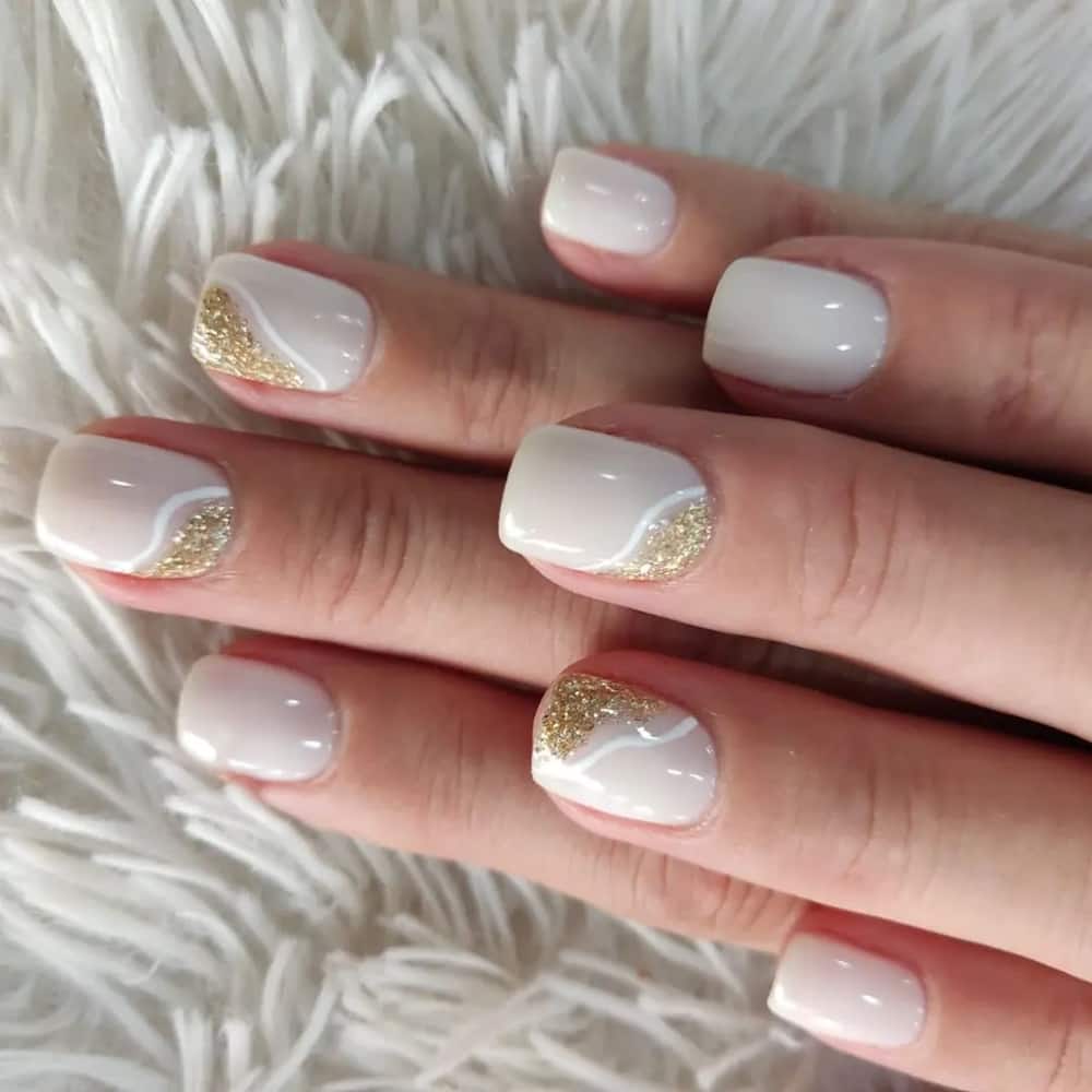 Rounded acrylic nail designs