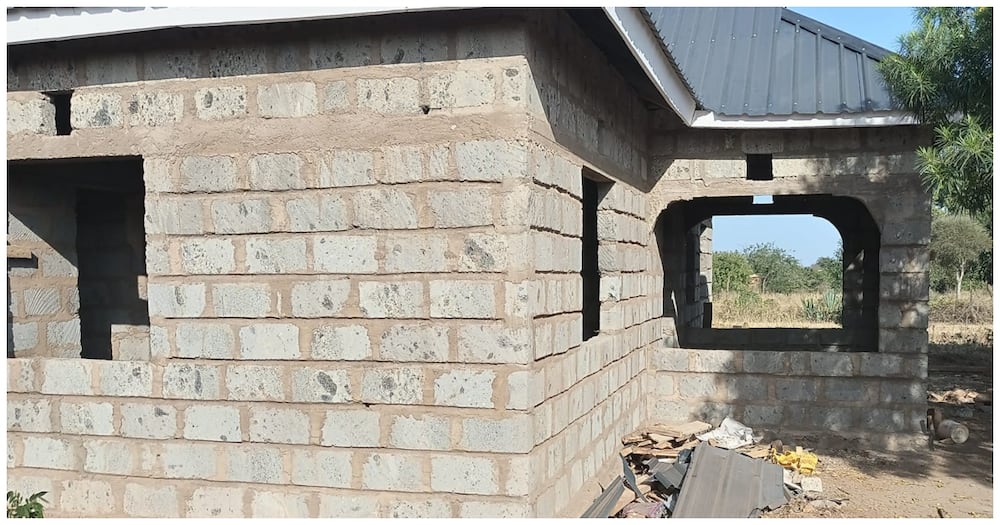 Kenyan Woman Heartbroken after Mother Dies Before Completing New House She Was Building for Her