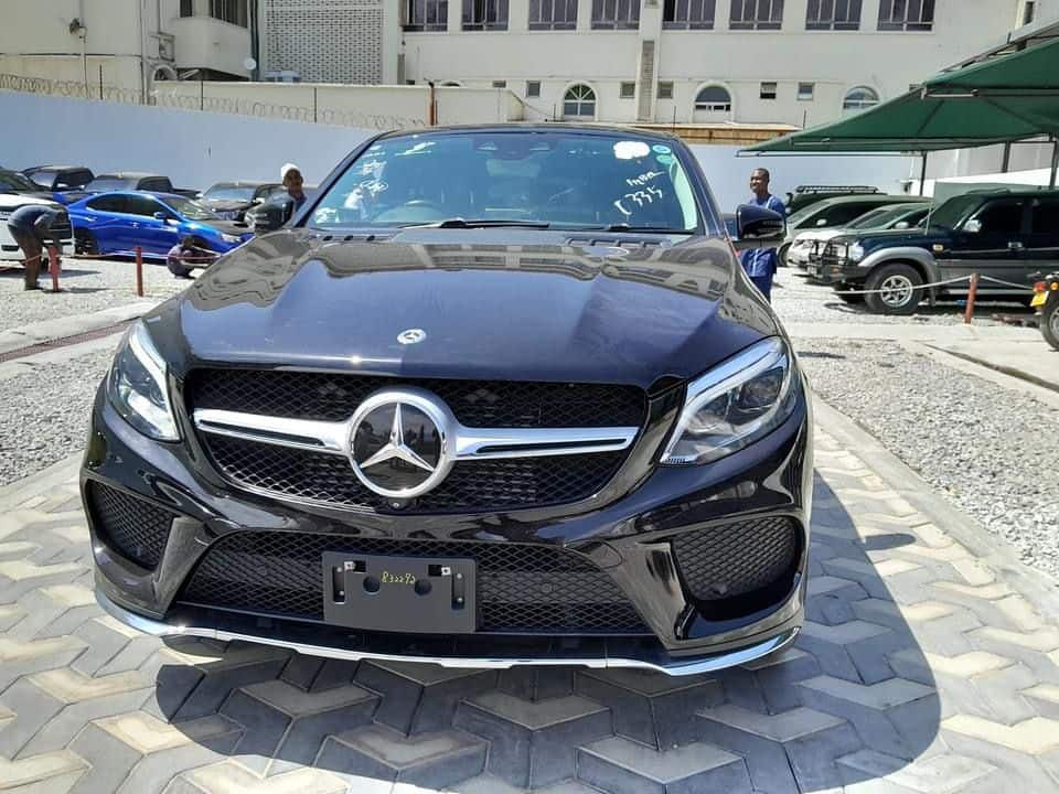 Mercedes AMG GLE 350D front.