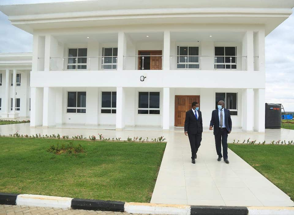 Murkomen sparks reactions after saying Alfred Mutua's hotel resembles governor's palatial office