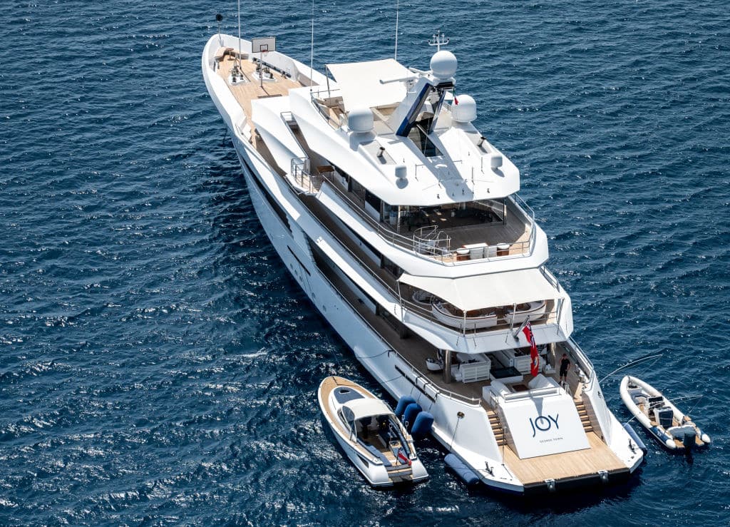 cost of maintaining a superyacht