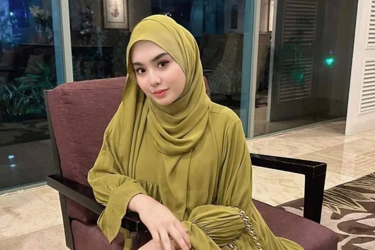 Datuk Seri Vida Reportedly Dating Man who Meets All Her Husband