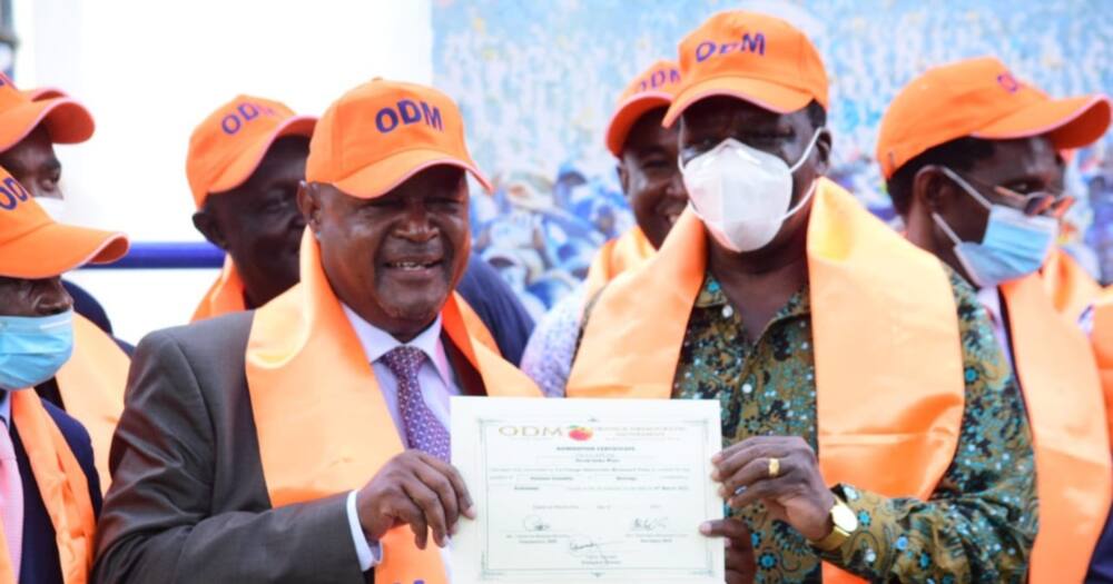 David Were (l) with Governor Wycliffe Oparanya (r). Photo: ODM.