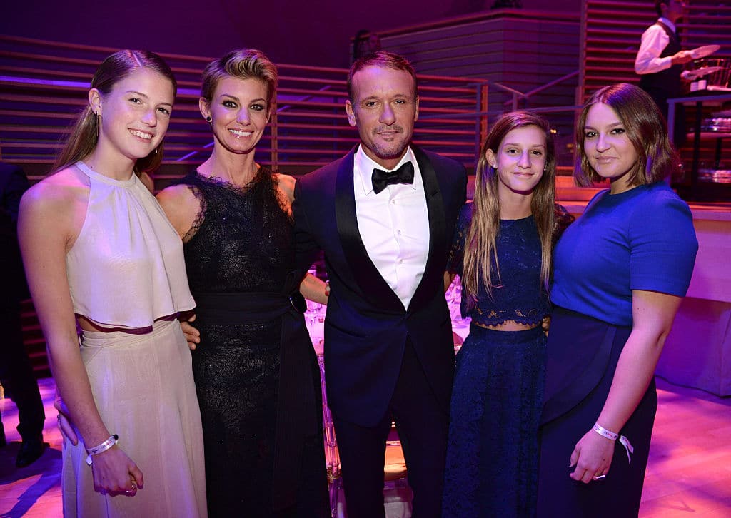 Faith Hill and Daughters Surprise Tim McGraw with Here On Earth