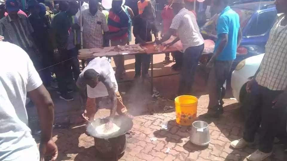 Jubilee supporters in Murang'a throw chapati street bash after Uhuru is sworn in