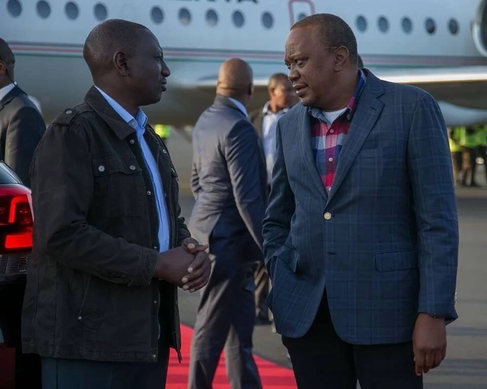 16 lovely photos of how William Ruto humbles before Uhuru Kenyatta