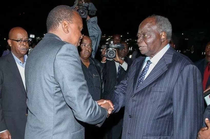 Politicians pray for ailing Mwai Kibaki