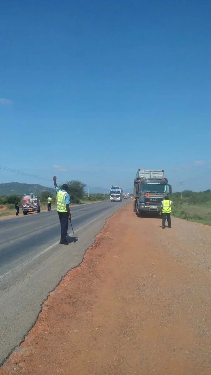 Maafisa wa polisi waikumbatia kwa mikono miwili amri ya Uhuru kwamba NTSA waondoke barabarani