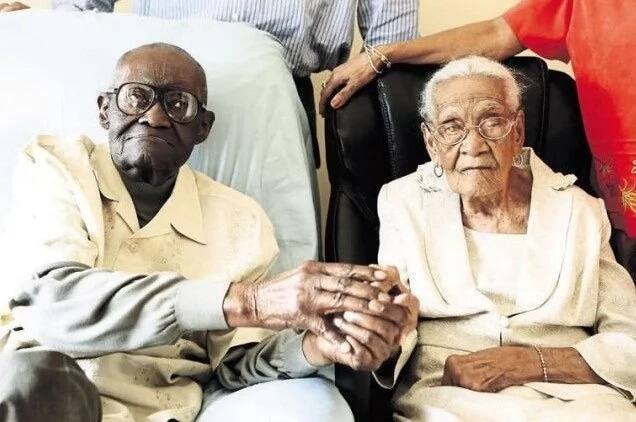 Relationship goals! 5 couples who proved that LOVE can last FOREVER (photos)