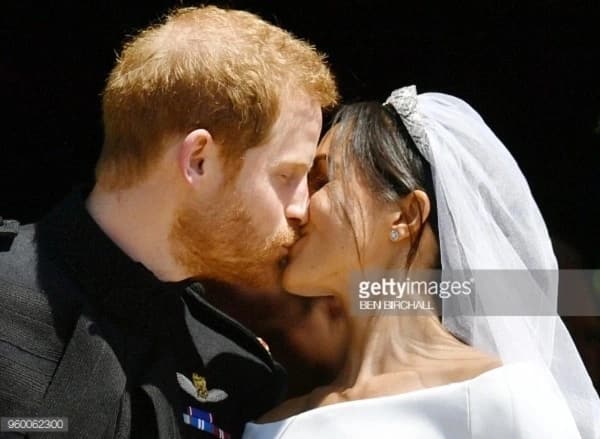 Picha 12 za kupendeza zaidi katika harusi ya Meghan Markle na Prince Harry