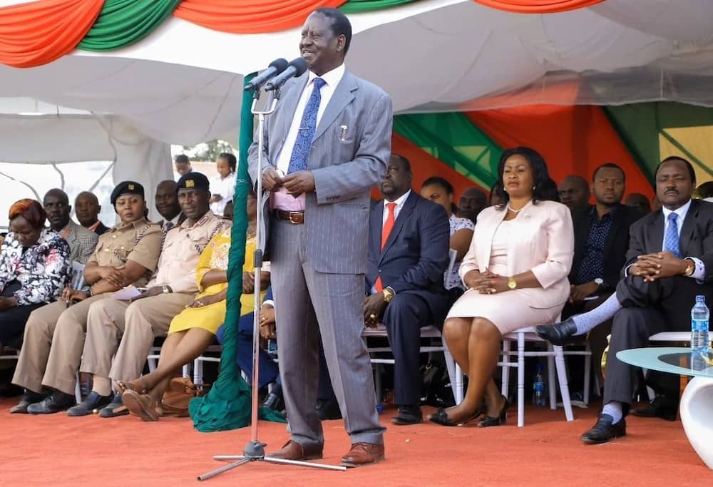William Ruto anaogopa vita dhidi ya ufisadi - Raila Odinga