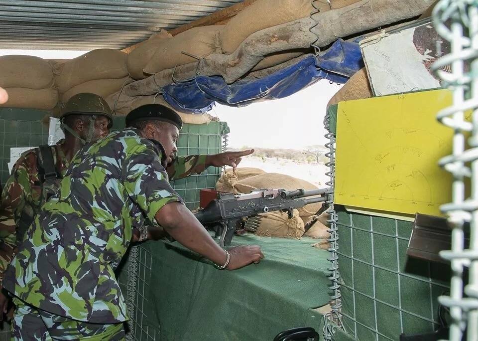 9 startlingly impressive photos of Uhuru when he surprised KDF soldiers in Somalia