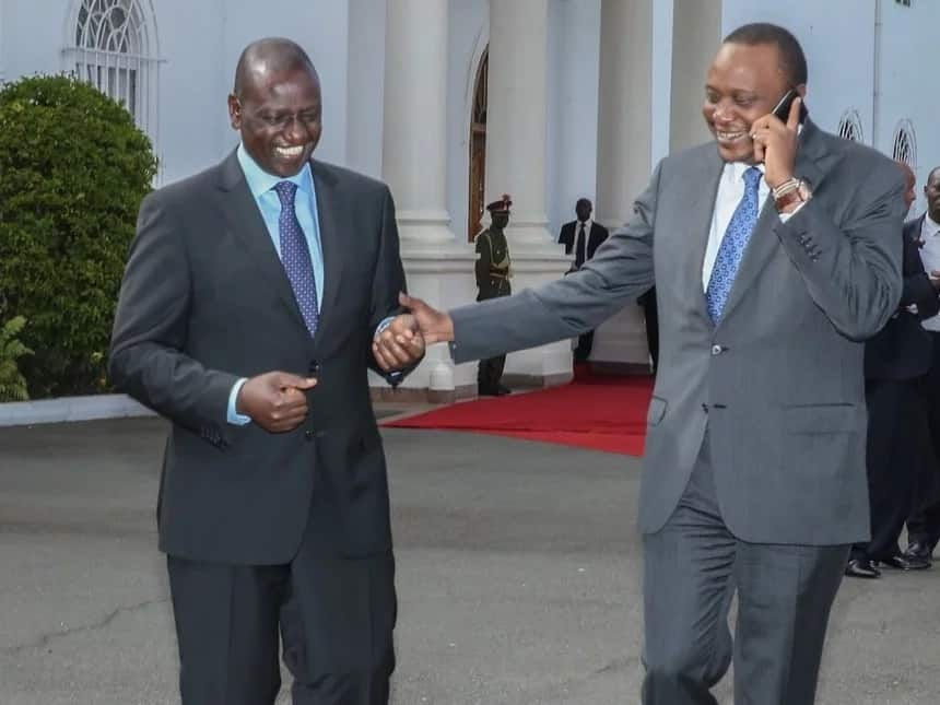 16 lovely photos of how William Ruto humbles before Uhuru Kenyatta