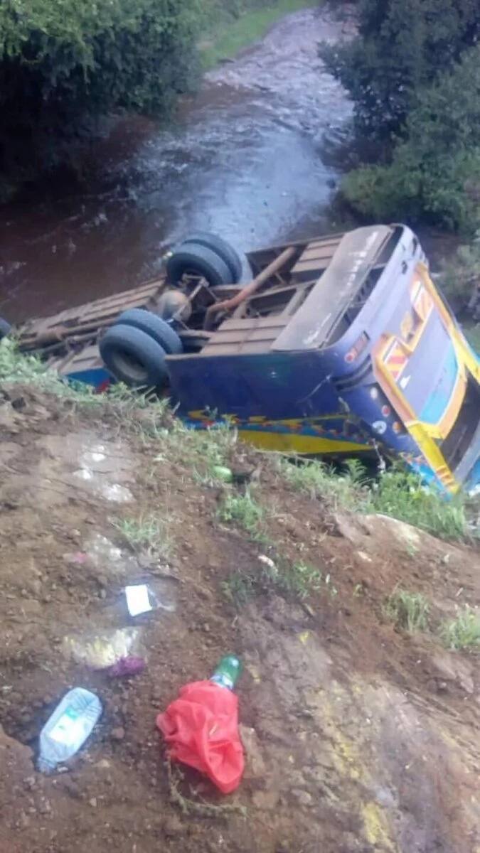 17 people killed after Nairobi bound bus plunged into a river