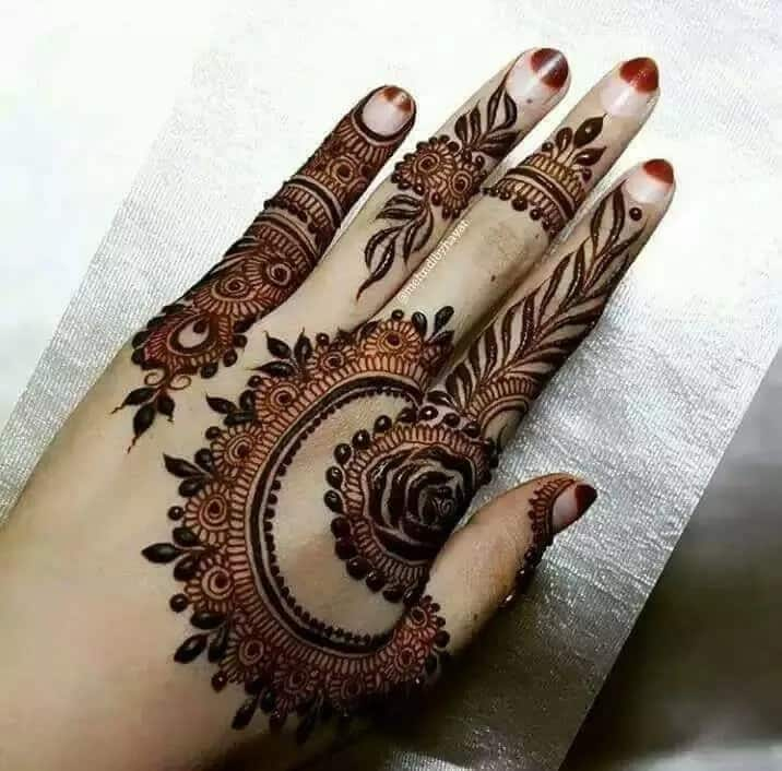 40 Unique Arabic Mehendi Designs for the Festive Season