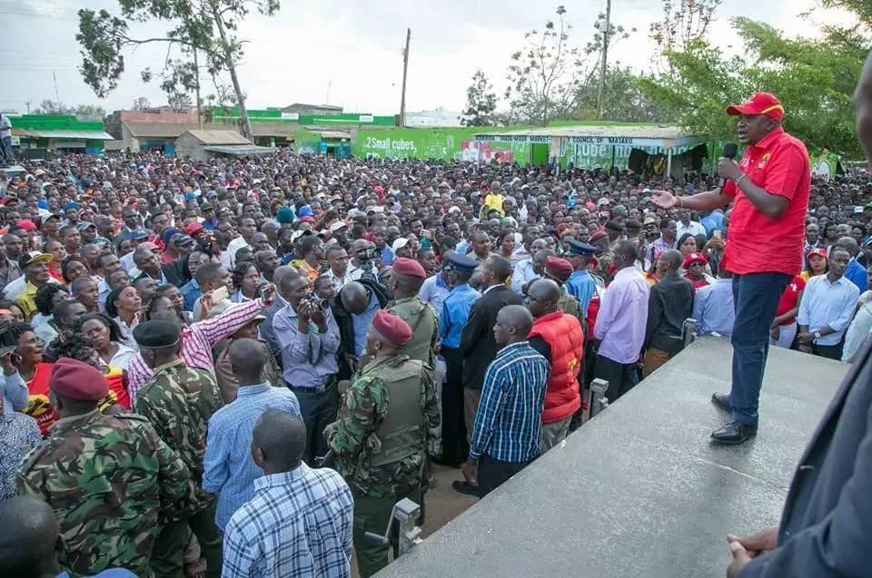 Raila’s fear of defeat should not mess with poll – Uhuru declares as he sends warning to NASA demonstrators