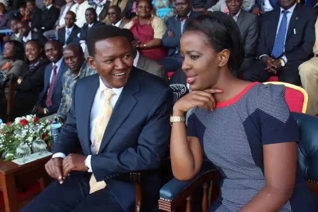 Top 10 Kenyan Romantic Public Couples