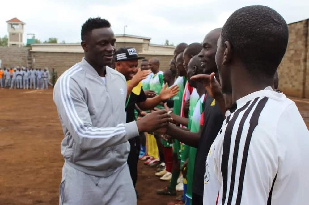 Victor Wanyama visits Kamiti prison inmates