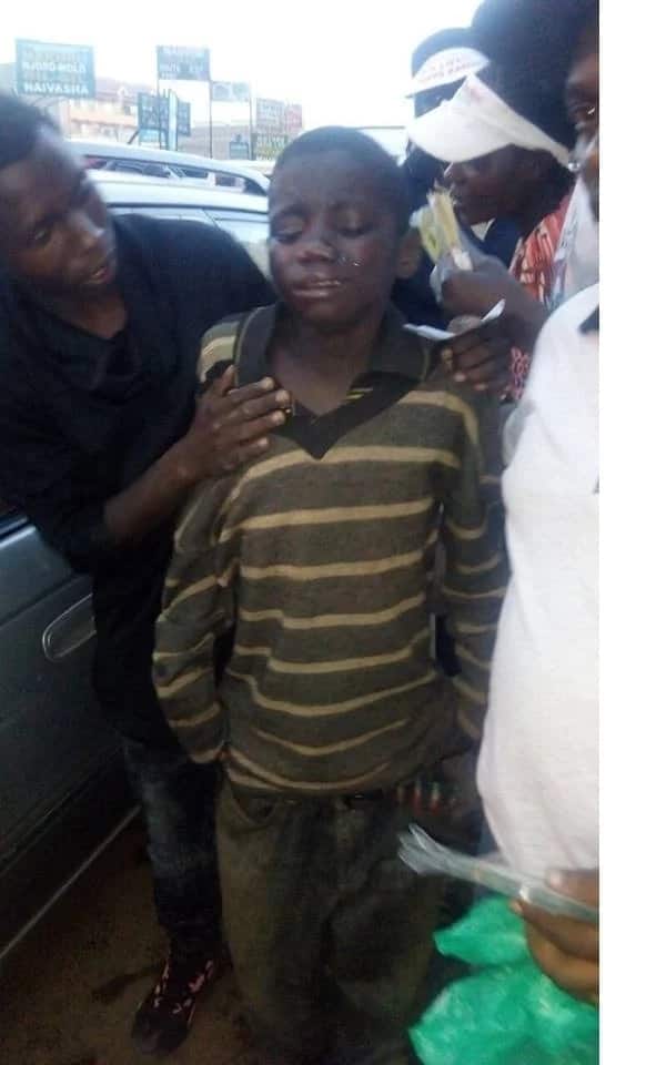 Chokoraa boy breaks down after meeting sick woman with a generator and oxygen gas cylinder