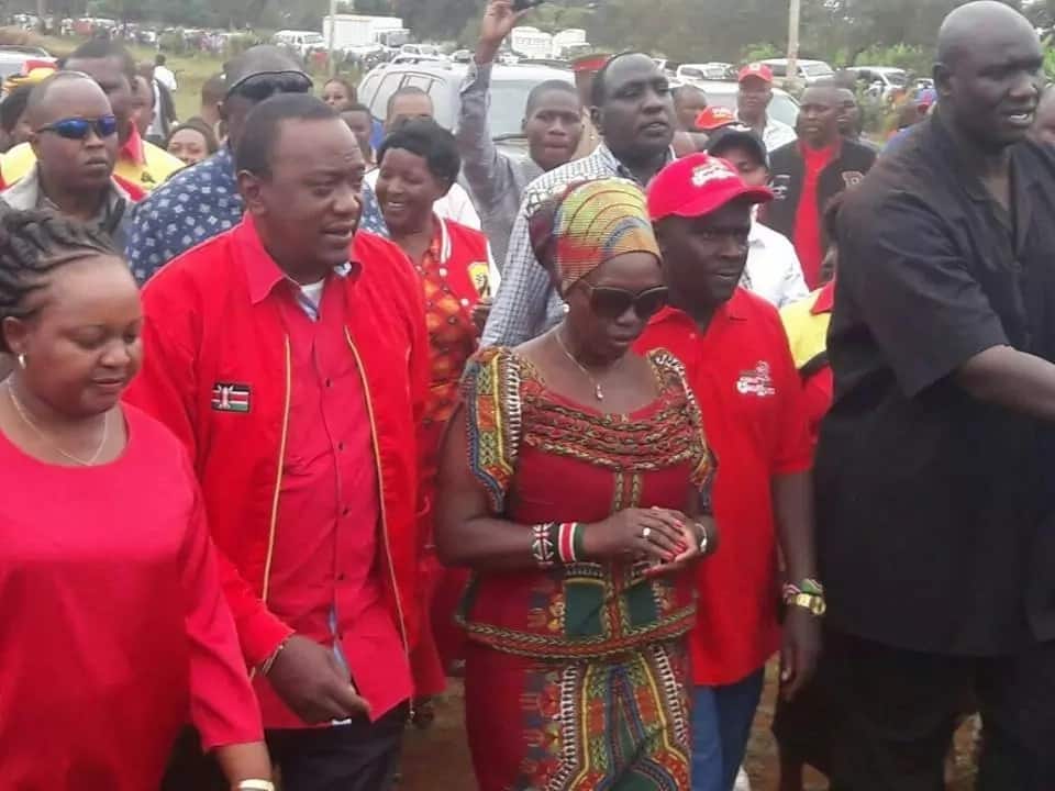 Uhuru charms Kirinyaga residents with billions
