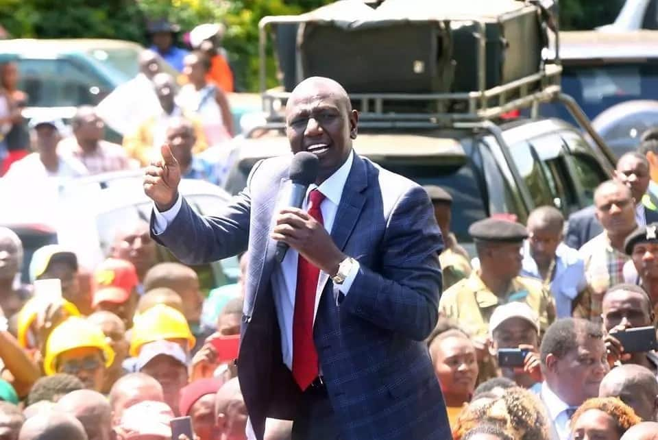 Ruto naye aweka ‘mapanga’ chini na kuomba msamaha