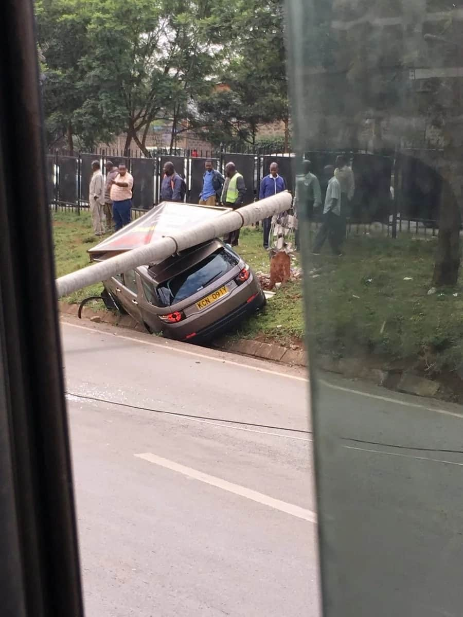 Watu kadhaa wanusurika kifo baada ya ajali ya nyaya za umeme Waiyaki Way (picha)