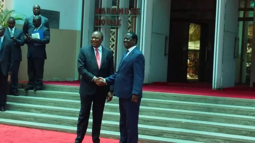 Raila meets Uhuru, agree to end dissent