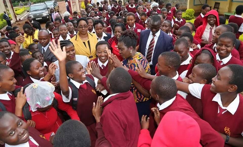 Wazee hukumbuka: Mkewe William Ruto avalia SARE ya shule yake ya zamani na kupendeza kweli...