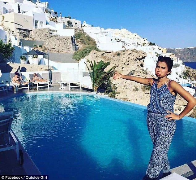 Sad photos of woman who went for honeymoon alone go viral