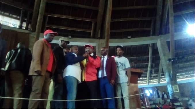 Chaos erupts at Jubilee meeting attended by Sonko and Kamanda