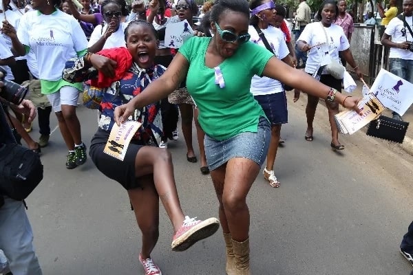 Young and beautiful Kenyan prostitutes beaten silly in 