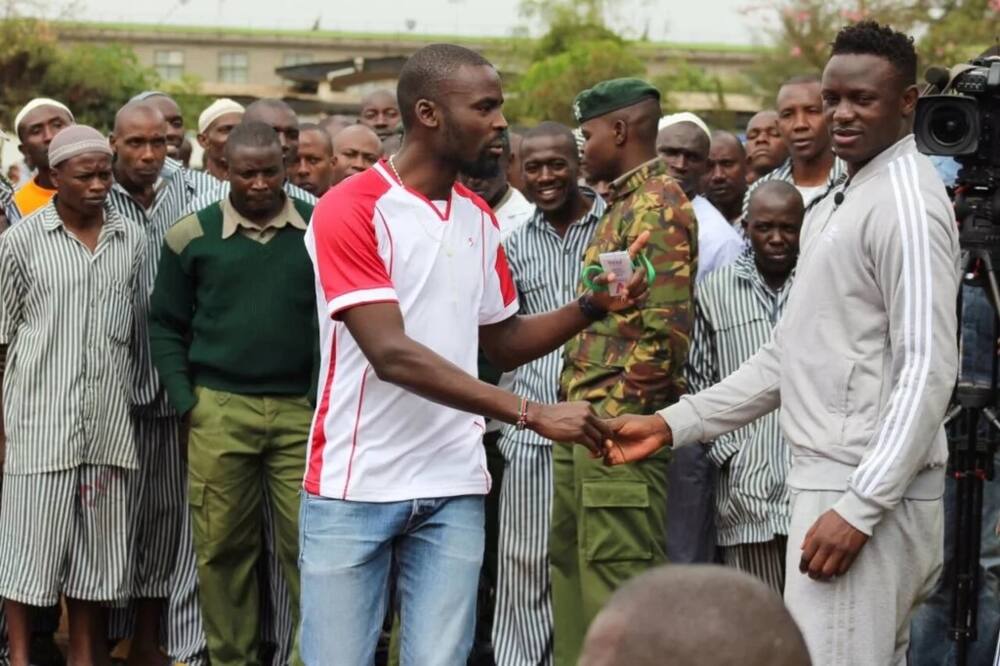 Victor Wanyama visits Kamiti prison inmates