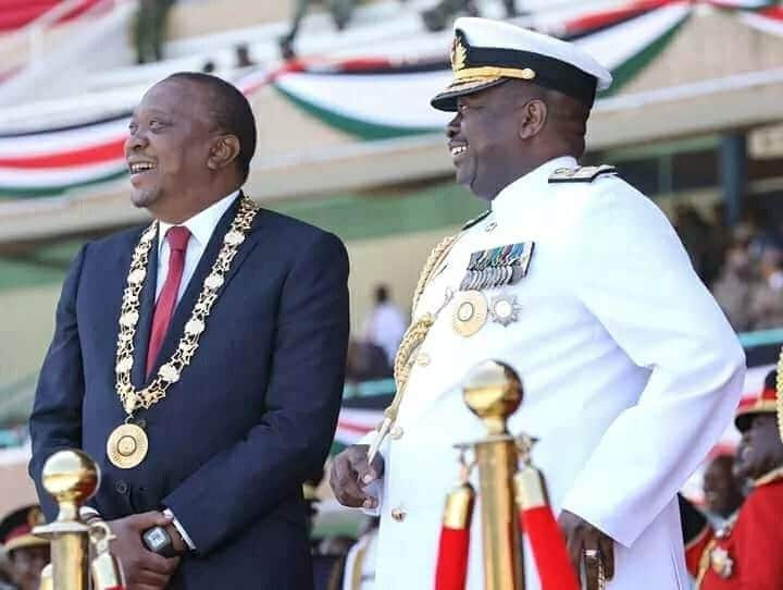 Uhuru avunja rekodi kama Rais wa kwanza kulindwa na afisa wa idara ya uanamaji