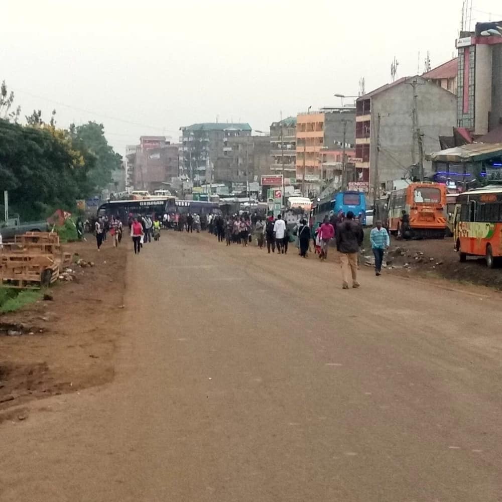 Wahudumu wa matatu katika njia ya Kasarani kwenda Mwiki zagoma