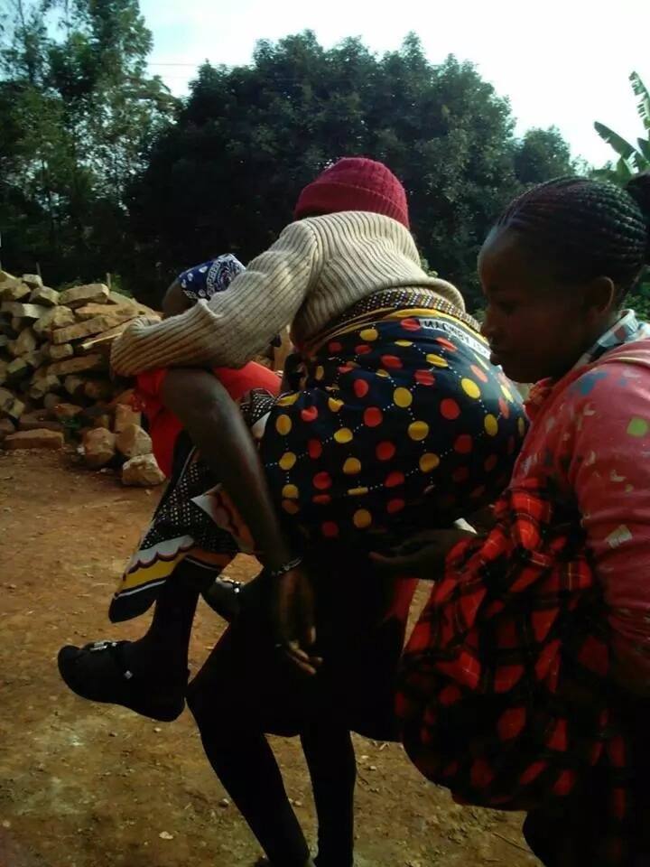 Meet Murang’a man who carried old women to polling stations on his back (photos)